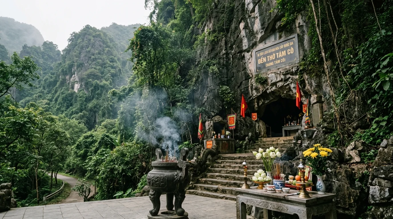 Đài tưởng niệm thiêng liêng Di tích lịch sử Hang Tám Cô Đường 20 Quyết Thắng